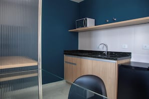 Basic Studio | Private kitchen | Cookware/dishes/utensils