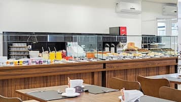 Daily buffet breakfast for a fee