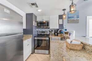 Condo, Multiple Beds (GS Plantation West 1339) | Private kitchen | Oven, toaster
