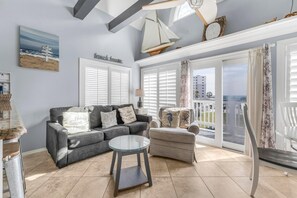 콘도, 침대(여러 개) (GS Plantation West 1339) | 거실 공간