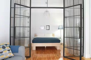 2 chambres, fer et planche à repasser, Wi-Fi, draps fournis