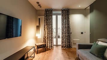 Apartment | 1 bedroom, premium bedding, down duvets, iron/ironing board