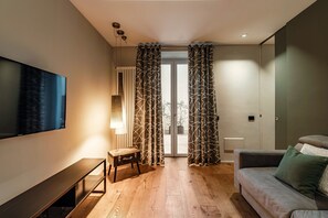 Apartment | 1 bedroom, premium bedding, down comforters, iron/ironing board - Hidden Lodge (Como)