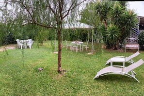 Outdoor dining - Apartment 3-Villa Augusta-del-Sol (Fontane Bianche)