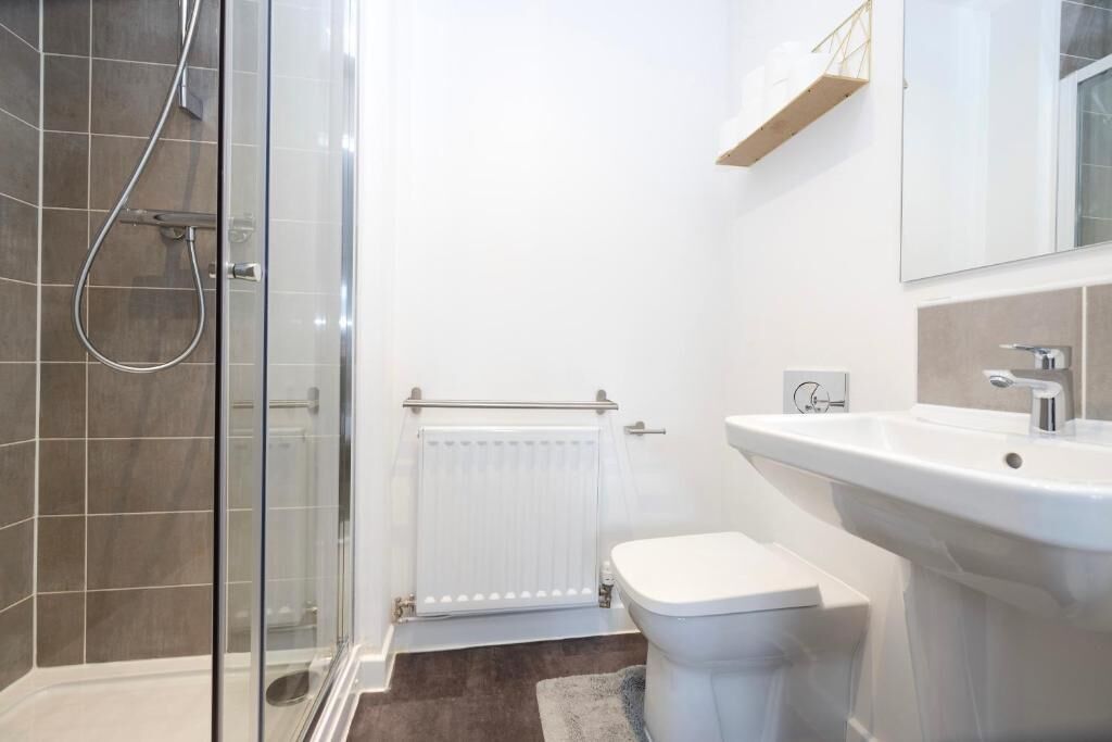 Standard House | Bathroom