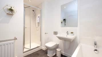 Standard House | Bathroom