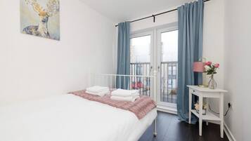 Standard House | 3 bedrooms, iron/ironing board, free WiFi