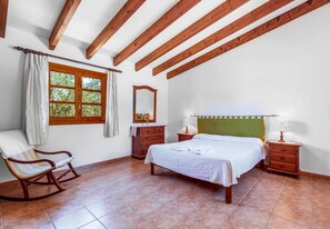 3 bedrooms, iron/ironing board, WiFi, bed sheets - Villa Oliveres, Beautiful villa in the countryside near Pollensa (Pollença)