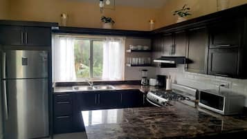 Microondas, placa de cocina
