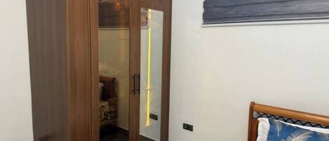 1 bedroom, iron/ironing board, WiFi