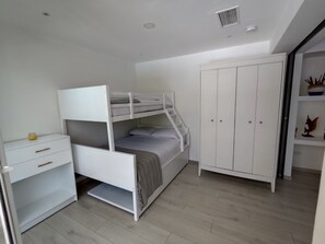 2 chambres, coffre-fort, accĂšs au Wi-Fi (inclus), literie fournie