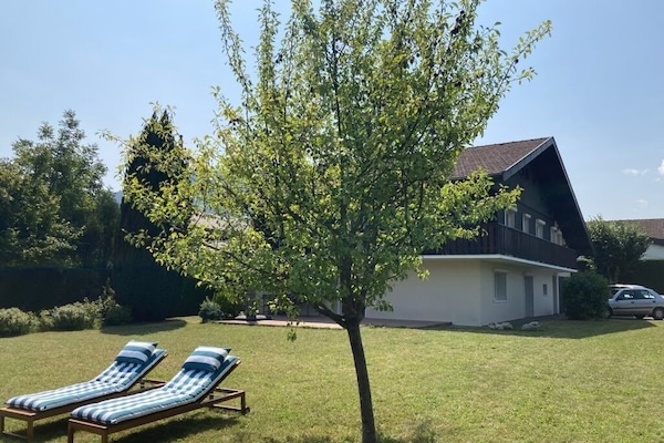 La maison vue du jardin