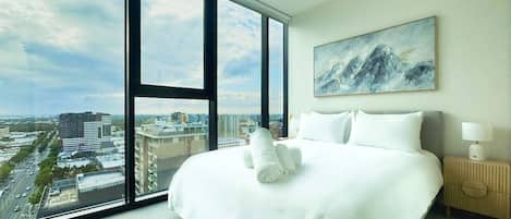 Iron/ironing board, WiFi, bed sheets