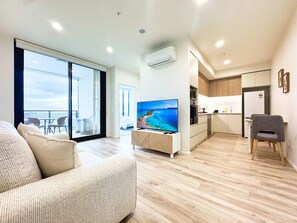 Interior - Beauty in the Sky- 1BR Apt Opposite Central Market (Adelaide)