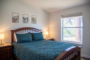 4 soverom, skrivebord, wi-fi (inkludert) og sengetøy