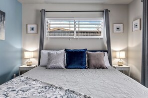 2 habitaciones, tabla de planchar con plancha y cuna de viaje 