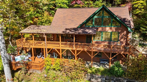 Copper Mountain Retreat | Pet-Friendly Cabin + Hot Tub, Games + Biltmore Pass