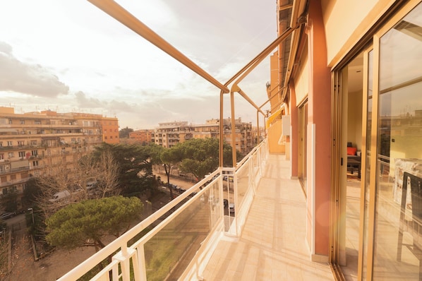 Basic-Apartment, Stadtblick | Terrasse/Patio