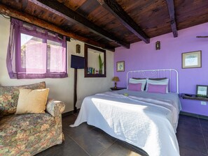 1 dormitorio, cuna de viaje, wifi gratis y ropa de cama