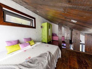 1 bedroom, travel crib, free WiFi, bed sheets