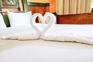 Deluxe Double Room | Laptop workspace, free WiFi - Chalet De Palm Resort Hatyai (Hat Yai)