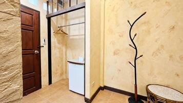 Superior Queen Chalet | Laptop workspace, WiFi (free)
