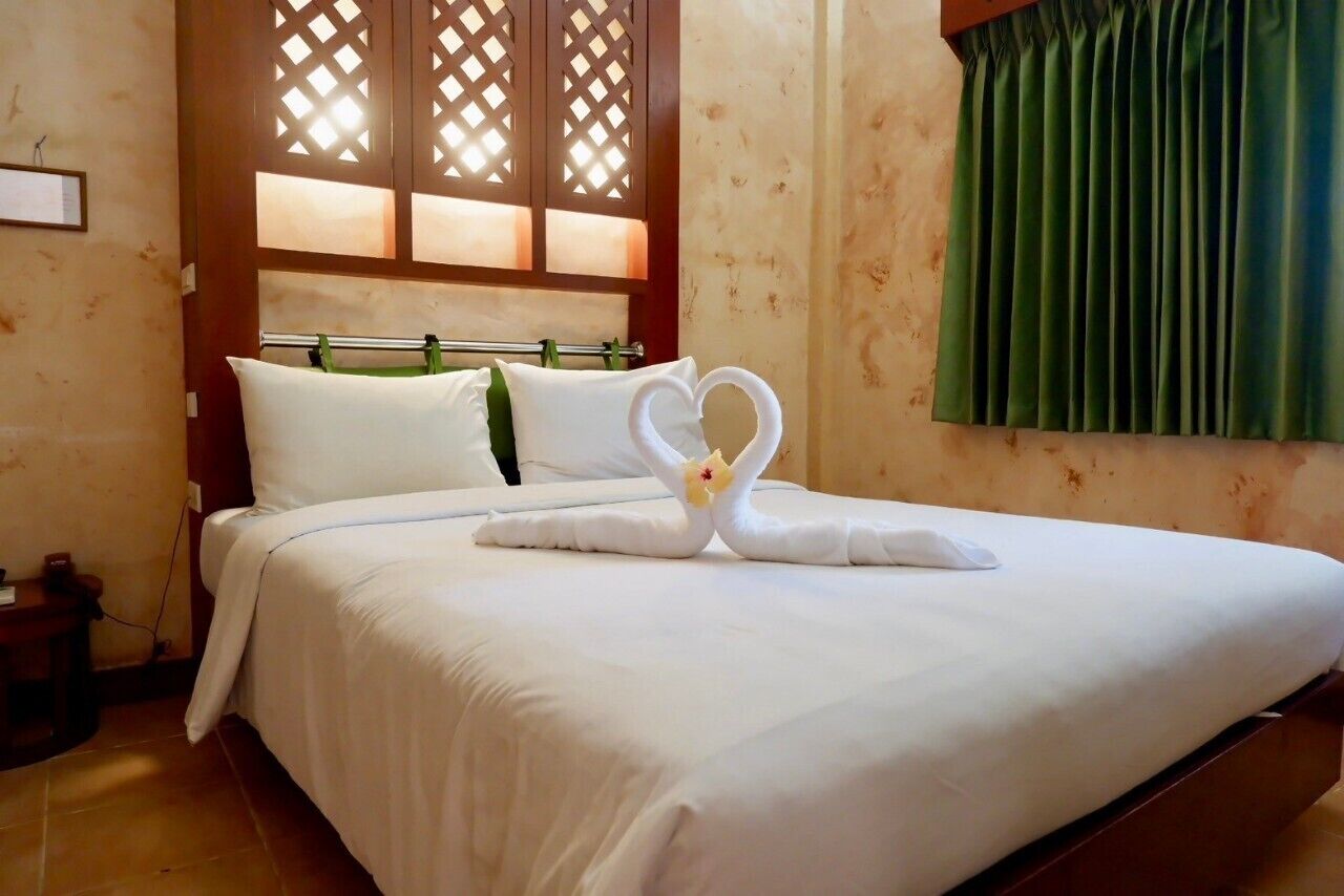 Laptop workspace, free WiFi