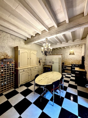 Interior - Château des Corniches - Private river, panoramic view and dream getaway (Cazenave-Serres-et-Allens)