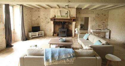 La Cannonerie : GĂźte au cĆur des vignobles de Cognac avec piscine.