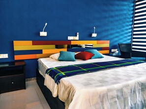 5 bedrooms, iron/ironing board, bed sheets - The Yacht Villa Near Colombo International Airport (Negombo)