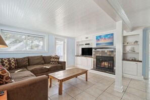 Téléviseur connecté, foyer, livres