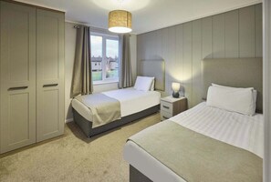 2 chambres, fer et planche à repasser, Wi-Fi, draps fournis