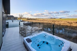 Terrace/patio - Host & Stay | Juniper Deluxe Lodge (Low Gate)