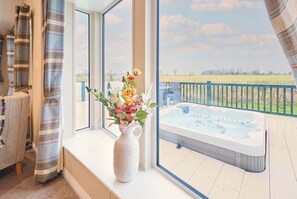 Indoor spa tub