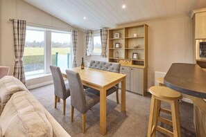 Dining - Host & Stay | Portland Three (Low Gate)