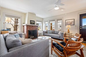Curl up in the main house’s living room & enjoy a lazy afternoon