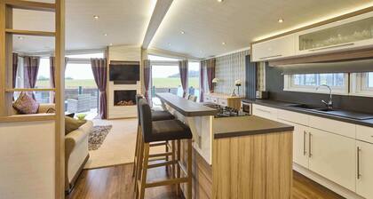 Host & Stay | Whistler Deluxe Lodge