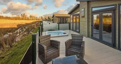 Host & Stay | Whistler Deluxe Lodge