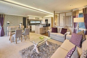 TV - Host & Stay | Whistler Deluxe Lodge (Low Gate)