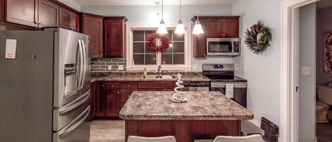 Microondas, horno, placa de cocina, lavavajillas