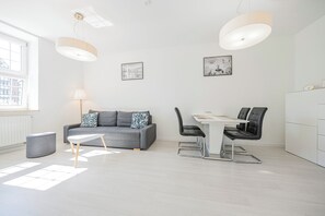 Deluxe Apartment, River View (3)