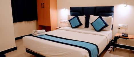 Deluxe Double Room | 1 bedroom, desk, laptop workspace, free WiFi