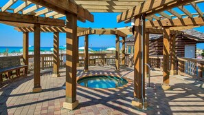 Outdoor spa tub - NEW! Terrace at Pelican Beach 1503 (Destin)