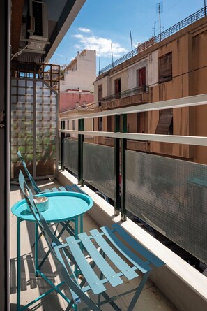 Terrace/patio - Elegant Two-Bedroom in Exarcheia | Peridot - Homes (Athina)