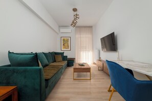 Smart TV - Elegant Two-Bedroom in Exarcheia | Peridot - Homes (Athina)