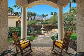 Terrace/patio - Luxury Spanish Estate in historic Movie Colony neighborhood 30 night minimum (Palm Springs)