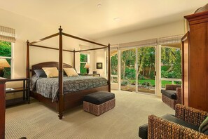 3 bedrooms, desk, iron/ironing board, free WiFi - Luxury Spanish Estate in historic Movie Colony neighborhood 30 night minimum (Palm Springs)