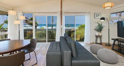 North Shore Oahu Beachfront Estate – Surf & Sunsets Await!" 🌊🏄♂️🌺