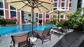 Kolam renang outdoor