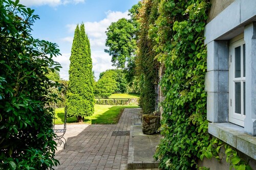 Ballinacarrow House - Six Bedroom Villa, Sleeps 14